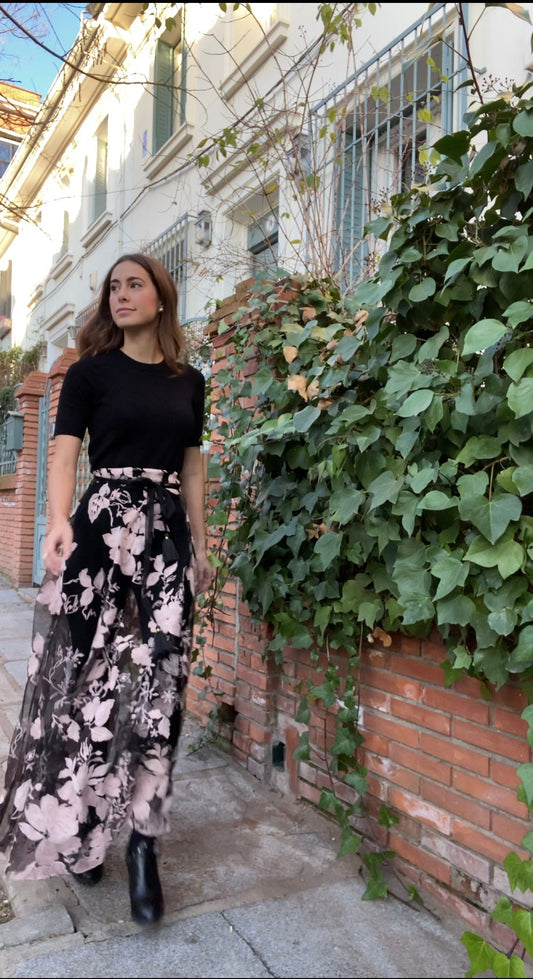 Cover Flores sobre tul negro ♡